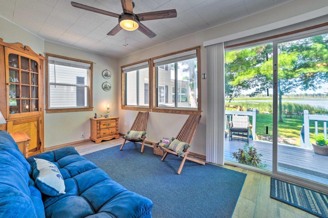 East Tawas Lakefront Getaway With Kayaks And Deck מראה חיצוני תמונה