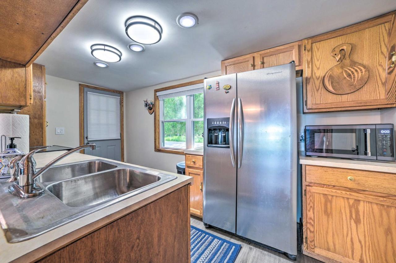 East Tawas Lakefront Getaway With Kayaks And Deck מראה חיצוני תמונה